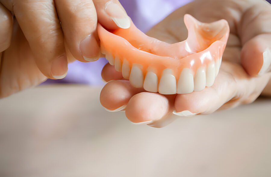How To Care For Your Immediate Dentures: Tips and Tricks_FI